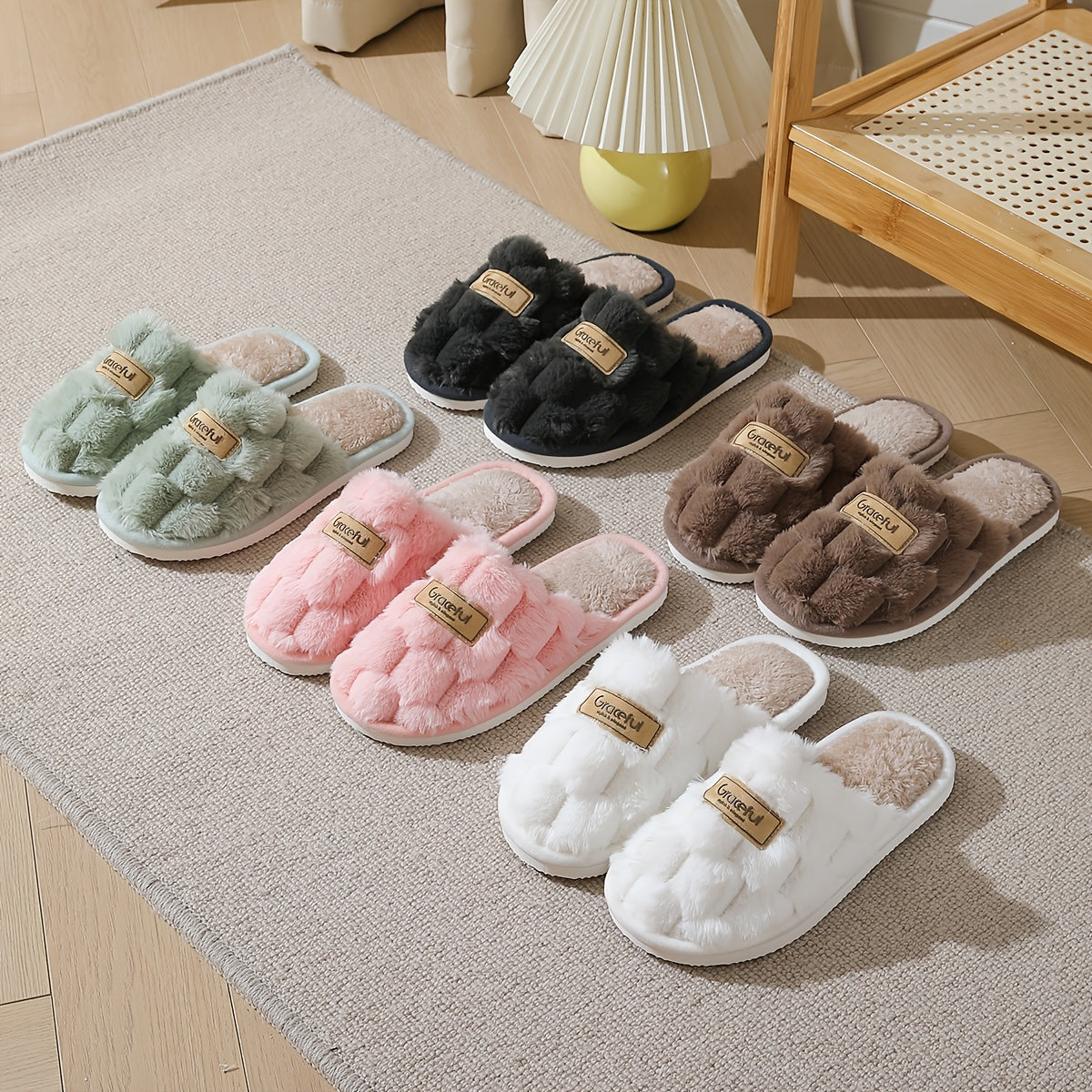 Soft And Cozy Plush Indoor Slippers for Women, Perfect for Autumn And Winter. Comfortable And Warm, Suitable for Various Occasions, Making a Great Gift for Family And Friends.